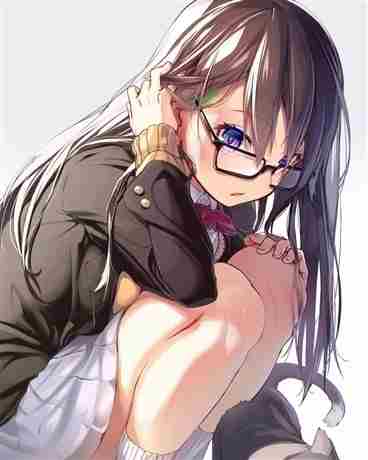 �ڼҲ�������ǰ��ѡ����Ů����